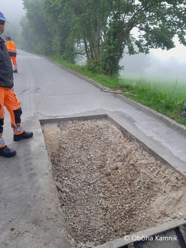 Sanacija poškodovanega vozišča v Mekinjah (2)